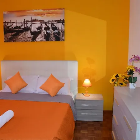 Venice Day Bed and Breakfast *