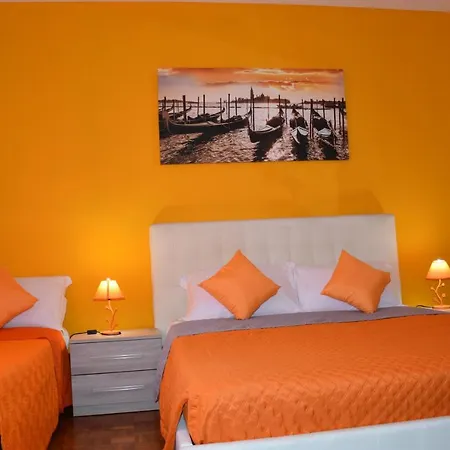 Venice Day Bed & Breakfast