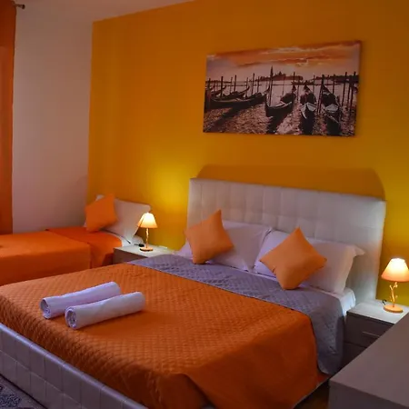 לינה וארוחת בוקר Venice Day