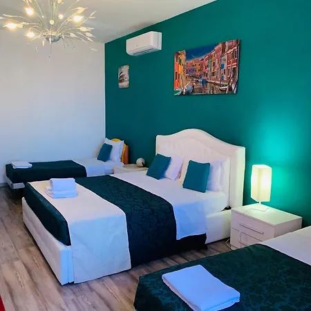 לינה וארוחת בוקר Venice Day *